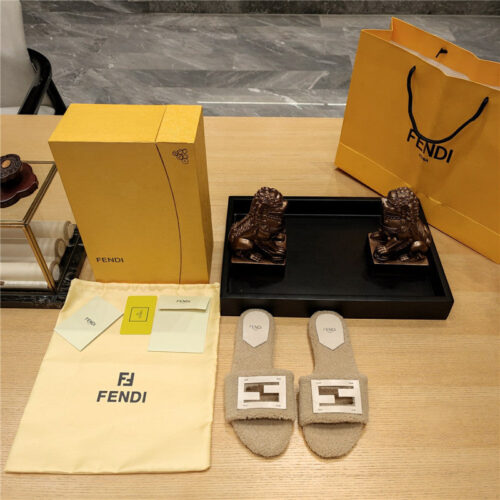 High Quality Luxury Fendi Lamb Wool Series Slippers product detail