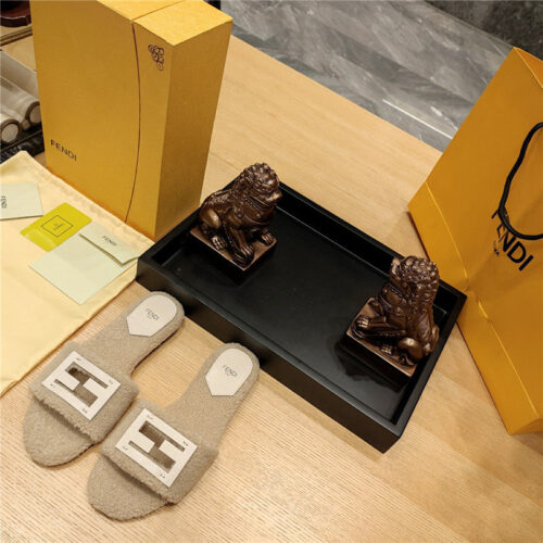 High Quality Luxury Fendi Lamb Wool Series Slippers alternate view