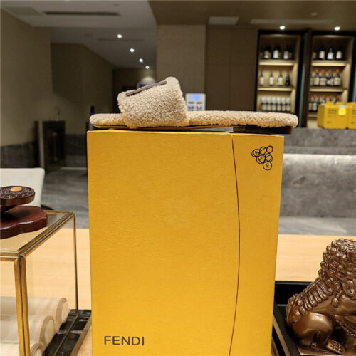 High Quality Luxury Fendi Lamb Wool Series Slippers product detail