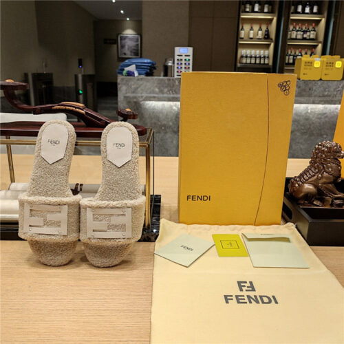 High Quality Luxury Fendi Lamb Wool Series Slippers product detail