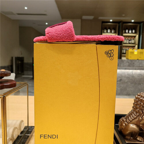High Quality Luxury Fendi Lamb Wool Series Slippers – Style 28339 product detail