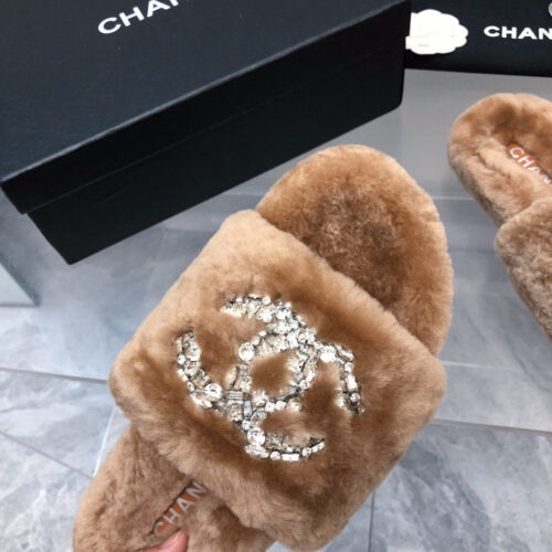 High Quality Luxury Chanel Rhinestone Hair Drag product detail