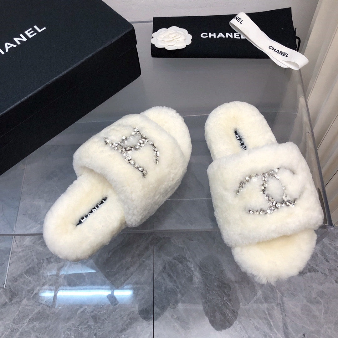 High Quality Luxury Chanel Rhinestone Hair Drag – Style 39334 product detail