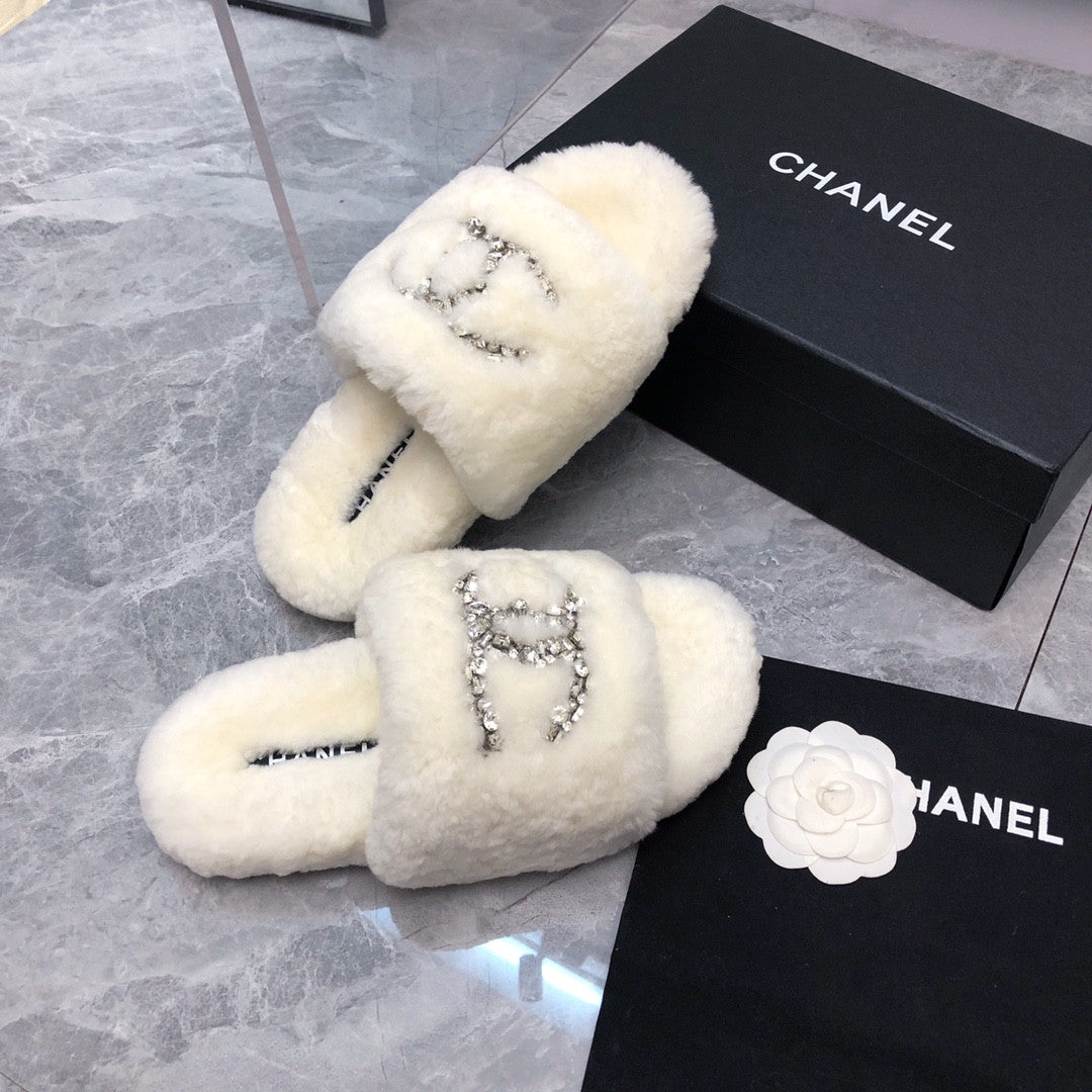 High Quality Luxury Chanel Rhinestone Hair Drag – Style 39334 product detail