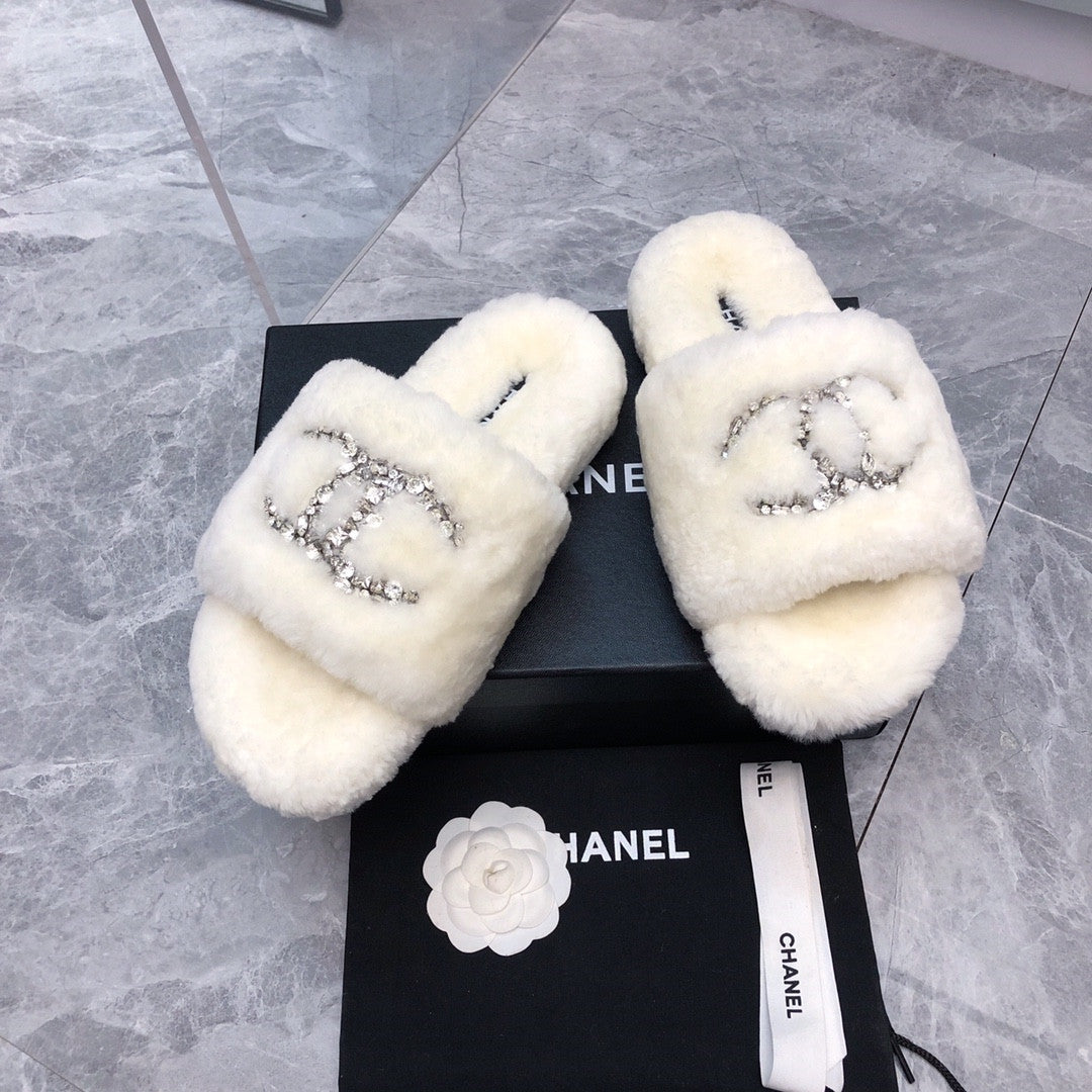 High Quality Luxury Chanel Rhinestone Hair Drag – Style 39334 product detail