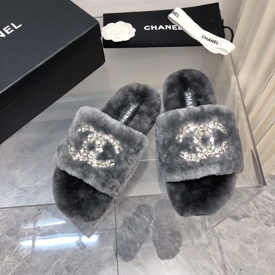 High Quality Luxury Chanel Rhinestone Hair Drag – Style 03174 product detail