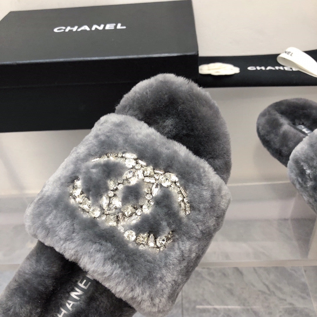 High Quality Luxury Chanel Rhinestone Hair Drag – Style 03174 product detail