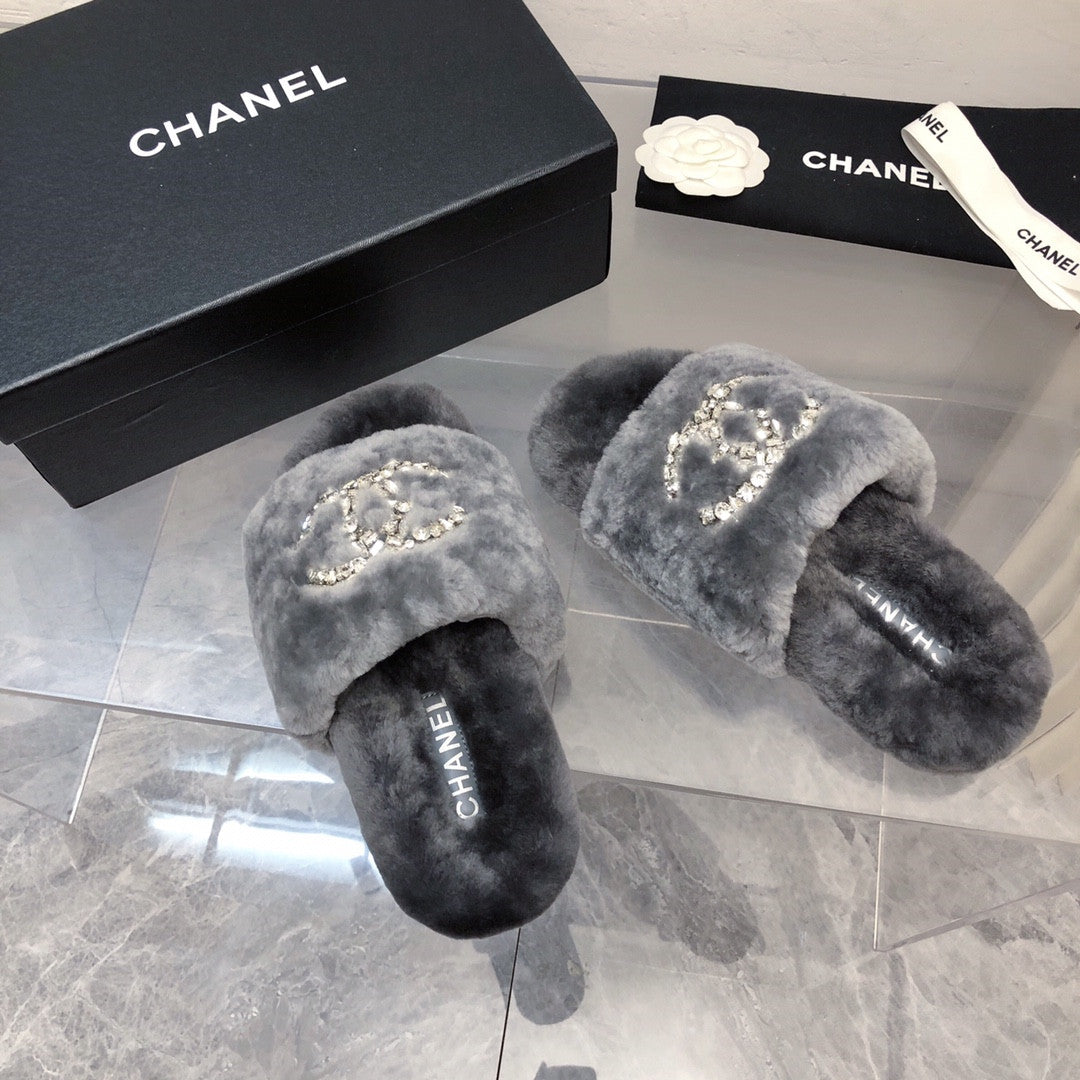 High Quality Luxury Chanel Rhinestone Hair Drag – Style 03174 product detail