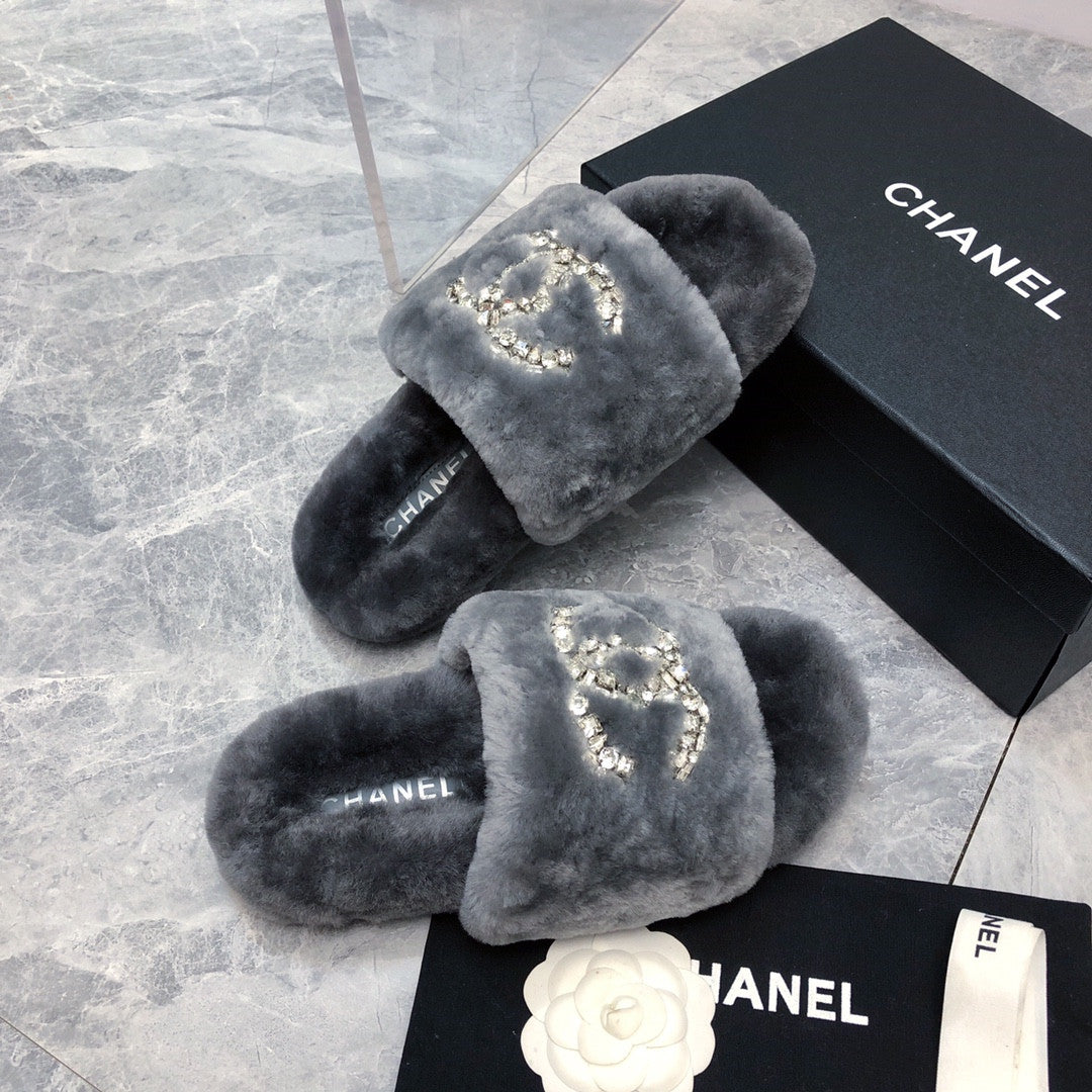 High Quality Luxury Chanel Rhinestone Hair Drag – Style 03174 product detail
