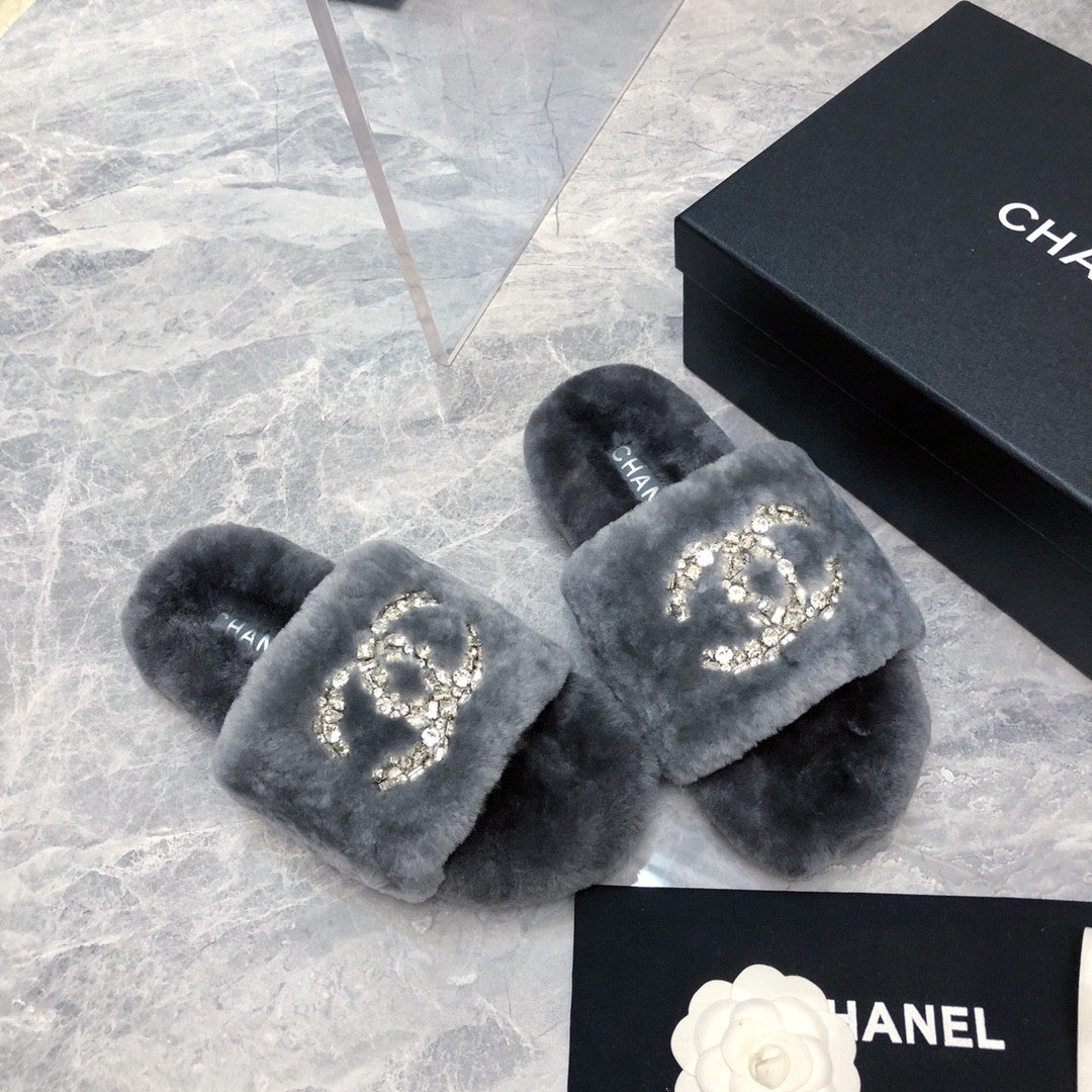 High Quality Luxury Chanel Rhinestone Hair Drag – Style 03174 product detail