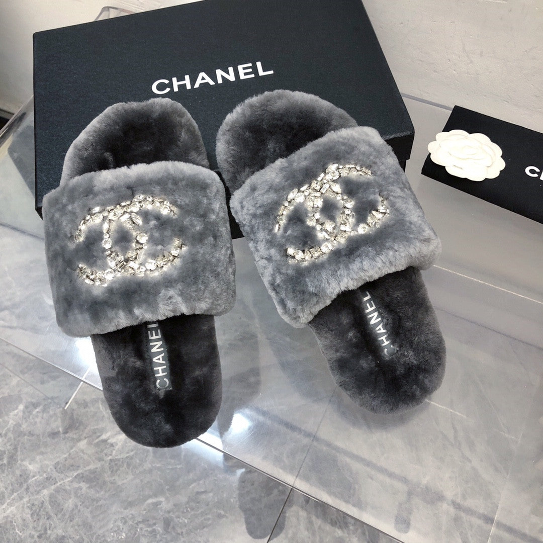 High Quality Luxury Chanel Rhinestone Hair Drag – Style 03174 product detail