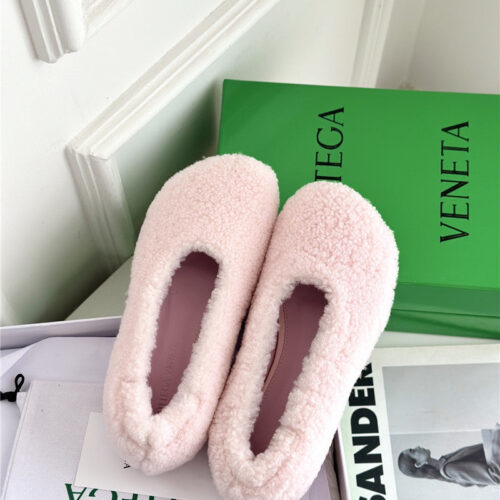 High Quality Luxury Bottega Veneta New Fur Shoes – Style 46150 product detail