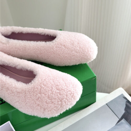 High Quality Luxury Bottega Veneta New Fur Shoes – Style 46150 product detail