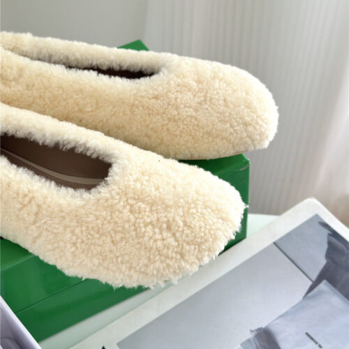 High Quality Luxury Bottega Veneta New Fur Shoes – Style 75526 product detail