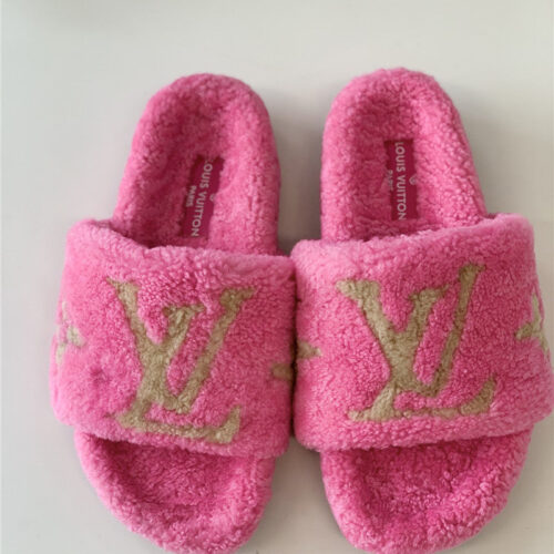 High Quality Luxury Louis Vuitton New Sheepskin Wool Slippers – Style 95107 product detail