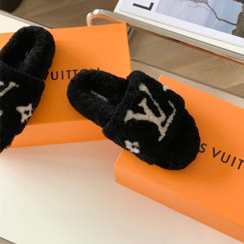 High Quality Luxury Louis Vuitton New Sheepskin Wool Slippers – Style 60643 product detail