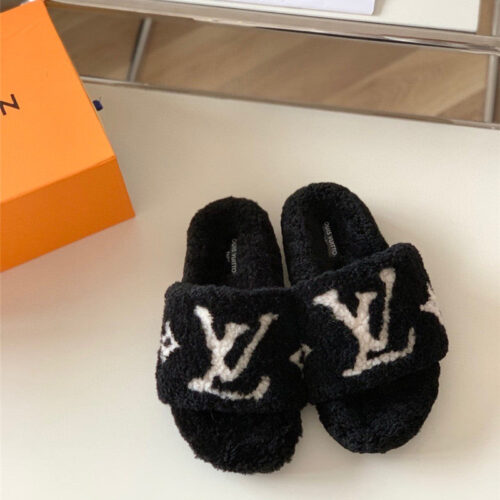 High Quality Luxury Louis Vuitton New Sheepskin Wool Slippers – Style 60643 product detail