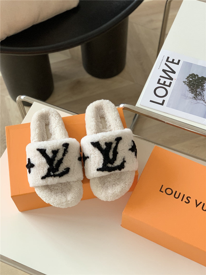 High Quality Luxury Louis Vuitton New Sheepskin Wool Slippers – Style 26179 product detail