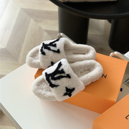 High Quality Luxury Louis Vuitton New Sheepskin Wool Slippers – Style 26179 product detail