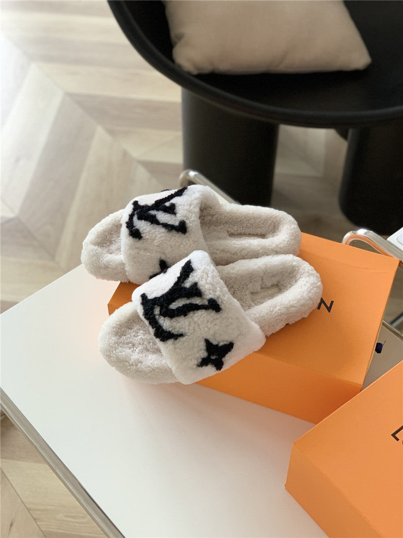 High Quality Luxury Louis Vuitton New Sheepskin Wool Slippers – Style 26179 product detail