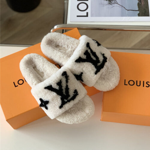 High Quality Luxury Louis Vuitton New Sheepskin Wool Slippers – Style 26179 alternate view