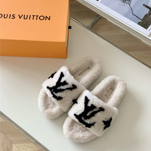 High Quality Luxury Louis Vuitton New Sheepskin Wool Slippers – Style 26179