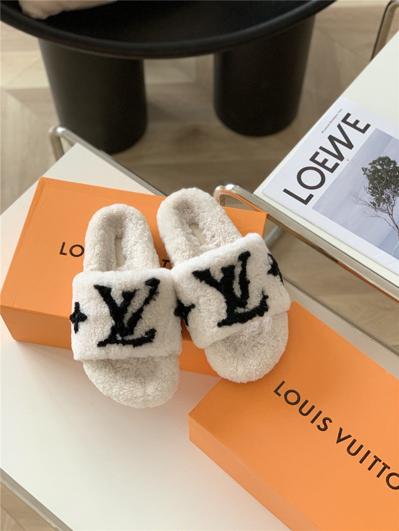 High Quality Luxury Louis Vuitton New Sheepskin Wool Slippers – Style 26179 product detail