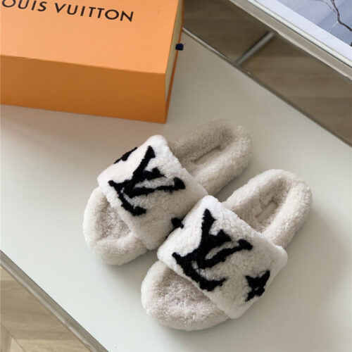 High Quality Luxury Louis Vuitton New Sheepskin Wool Slippers – Style 26179 product detail