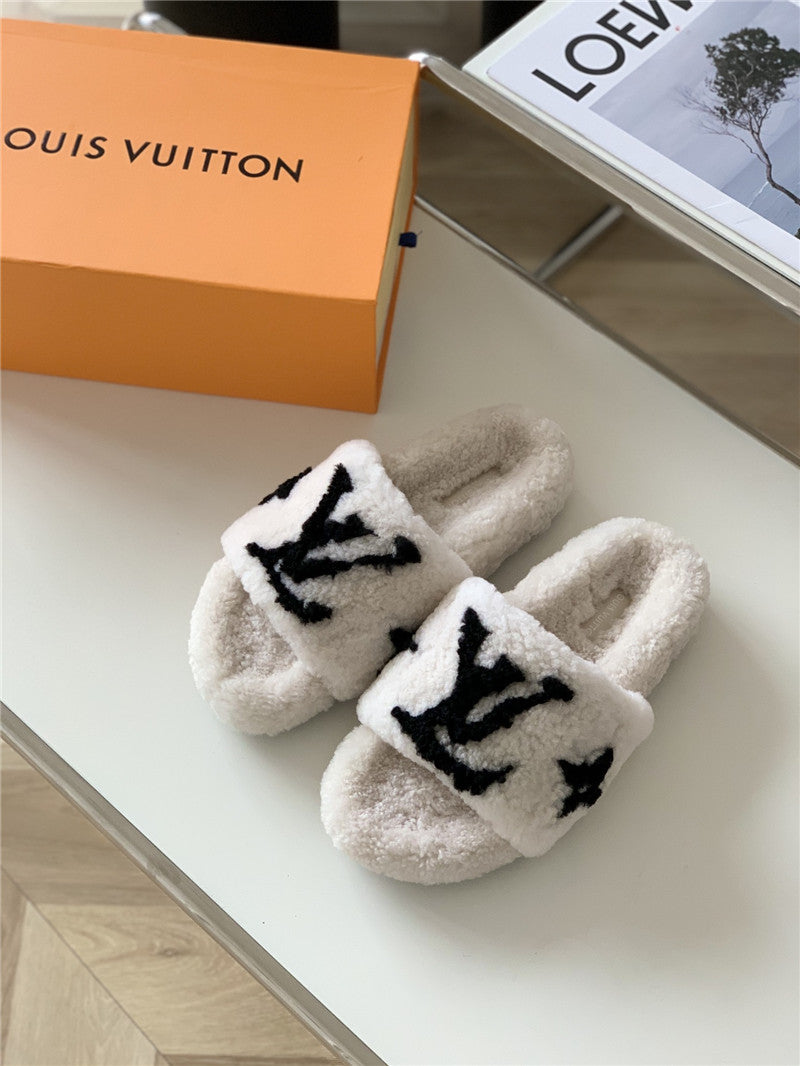 High Quality Luxury Louis Vuitton New Sheepskin Wool Slippers – Style 26179 product detail