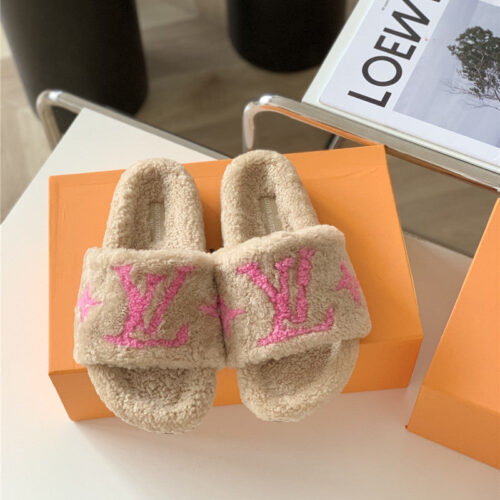 High Quality Luxury Louis Vuitton New Sheepskin Wool Slippers product detail
