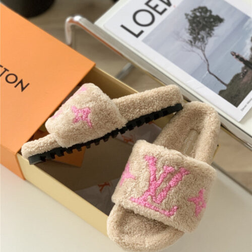 High Quality Luxury Louis Vuitton New Sheepskin Wool Slippers product detail