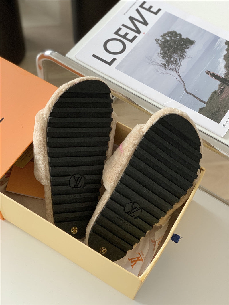 High Quality Luxury Louis Vuitton New Sheepskin Wool Slippers product detail