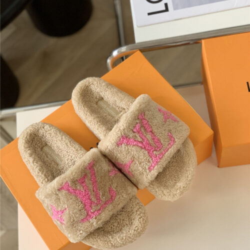 High Quality Luxury Louis Vuitton New Sheepskin Wool Slippers alternate view