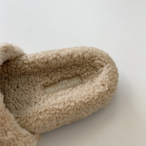 High Quality Luxury Louis Vuitton New Sheepskin Wool Slippers product detail