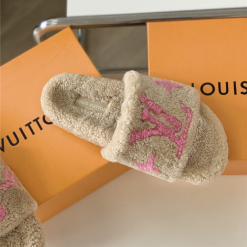 High Quality Luxury Louis Vuitton New Sheepskin Wool Slippers product detail