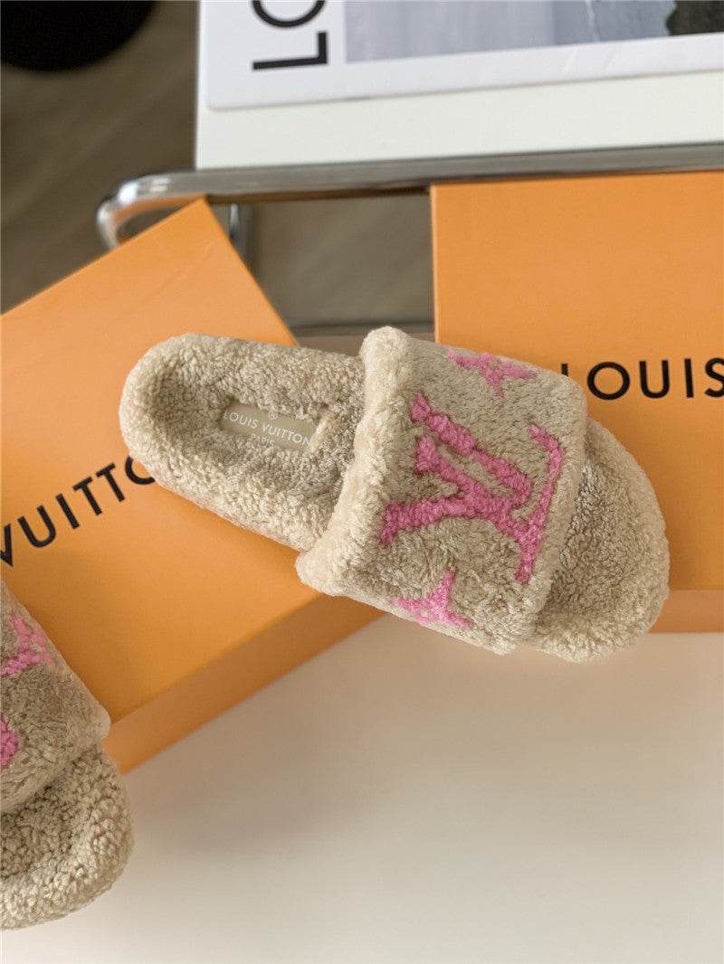 High Quality Luxury Louis Vuitton New Sheepskin Wool Slippers product detail