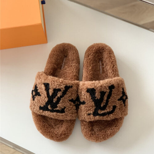 High Quality Luxury Louis Vuitton New Sheepskin Wool Slippers – Style 22787 product detail