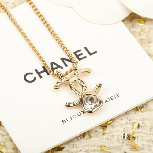 High Quality Luxury Chanel Double C Peach Heart Necklace product detail