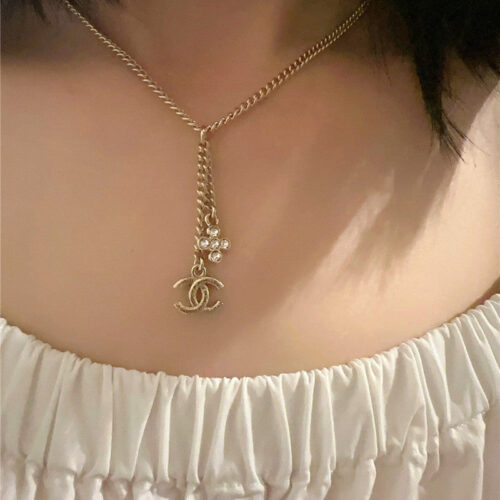 High Quality Luxury Chanel Handmade Four-Leaf Clover Necklace alternate view