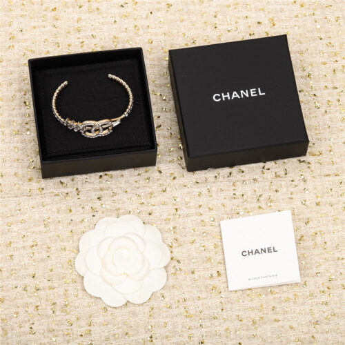 High Quality Luxury Chanel Arrow Double C Bracelet