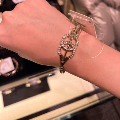 High Quality Luxury Chanel Arrow Double C Bracelet product detail