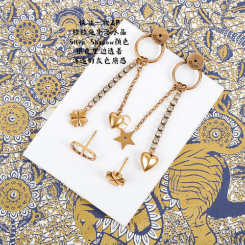 High Quality Luxury Dior Clover Cd Love Left And Right Earrings product detail