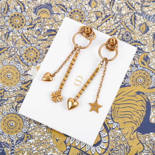High Quality Luxury Dior Clover Cd Love Left And Right Earrings product detail