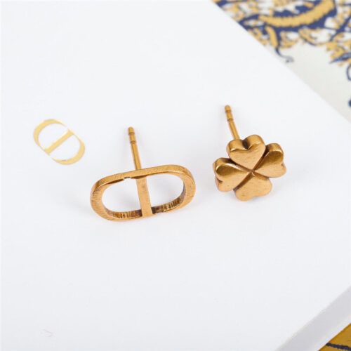 High Quality Luxury Dior Clover Cd Love Left And Right Earrings product detail