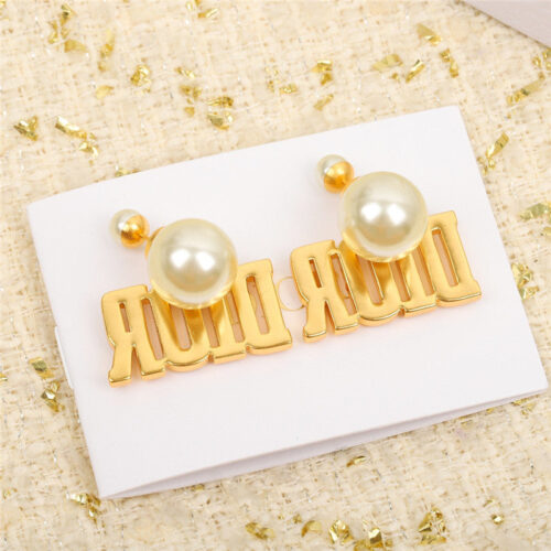 High Quality Luxury Dior Letter Pearl Earrings product detail