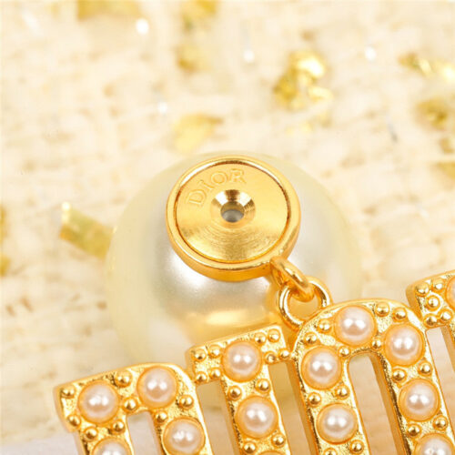 High Quality Luxury Dior Letter Pearl Earrings product detail
