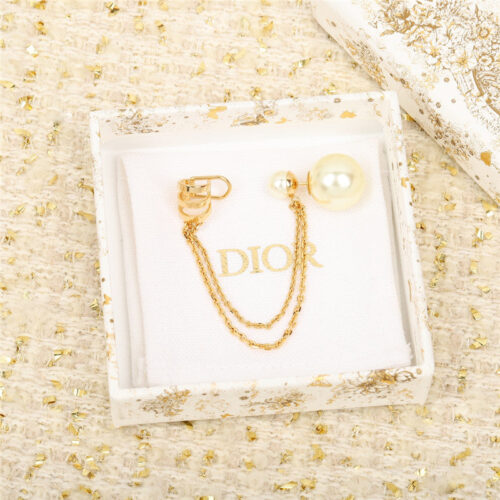 High Quality Luxury Dior Tassel Pearl Earring Clip product detail