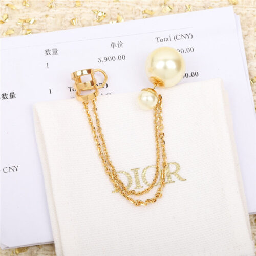 High Quality Luxury Dior Tassel Pearl Earring Clip product detail