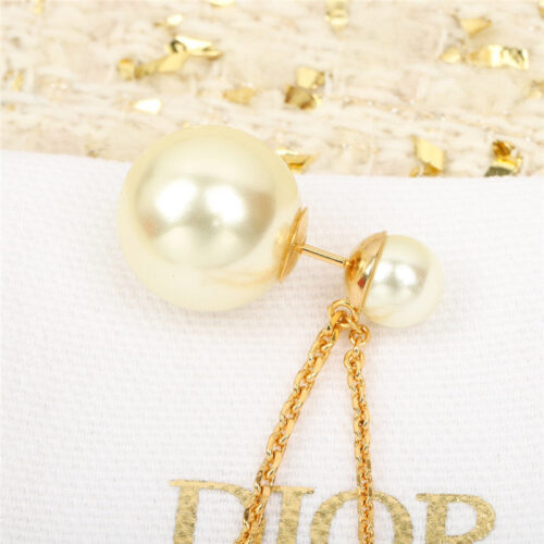 High Quality Luxury Dior Tassel Pearl Earring Clip product detail