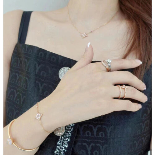 High Quality Luxury Louis Vuitton Carnelian Necklace product detail
